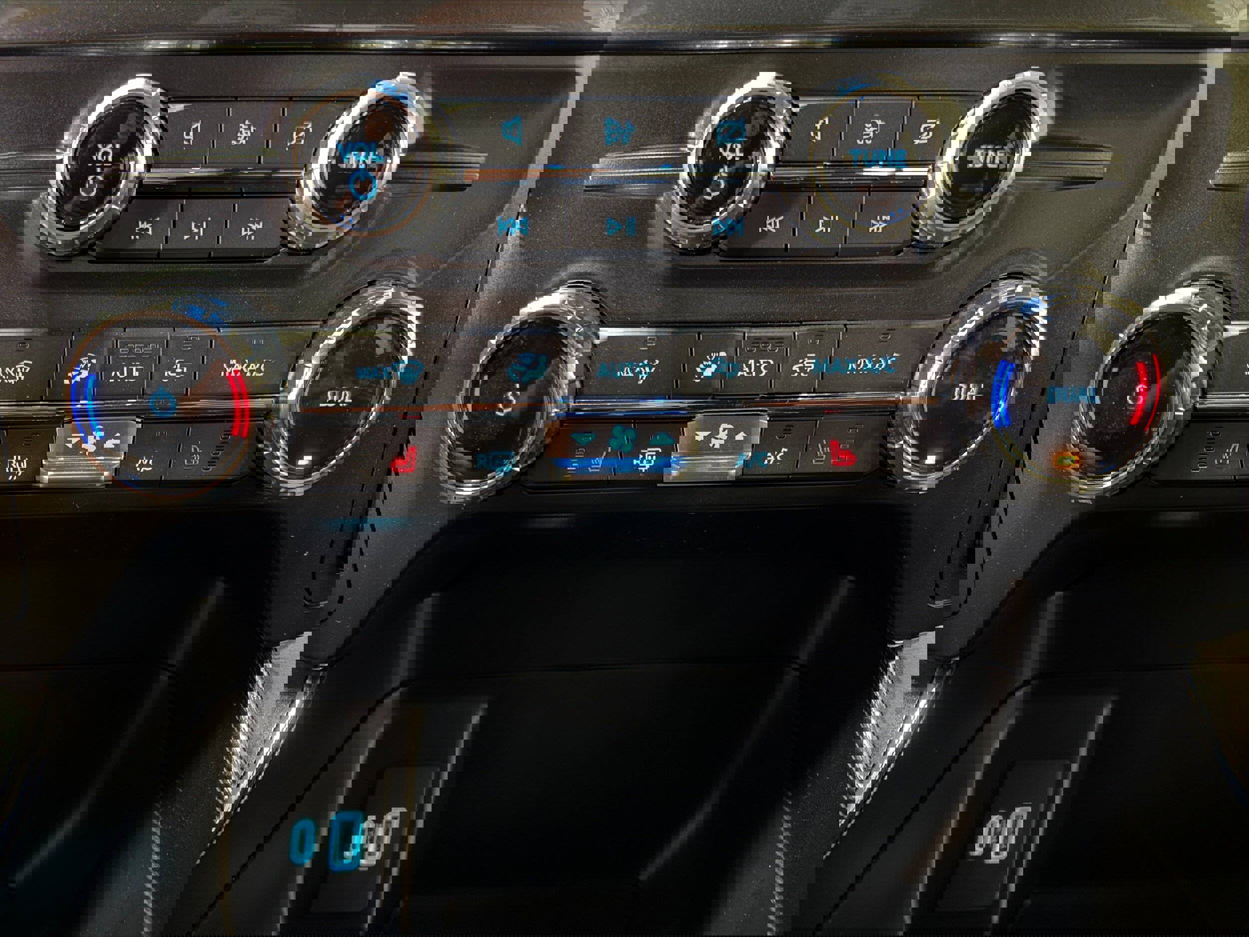 Certified 2022 Ford F150 XLT w/ Equipment Group 302A High image 24