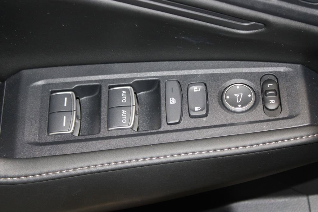 Used 2023 Honda Accord Sport image 9