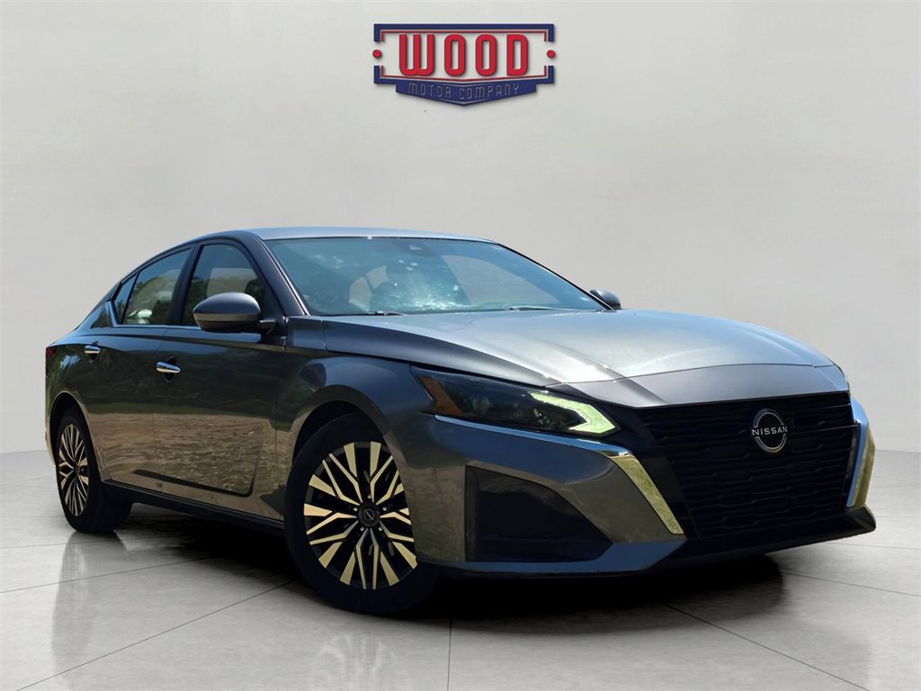Used 2023 Nissan Altima 2.5 SV