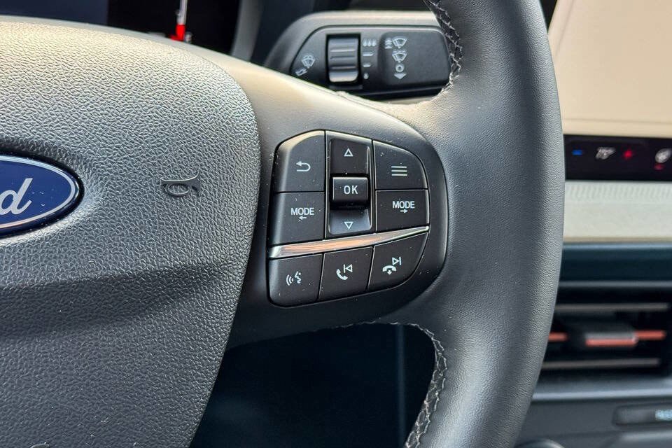 Used 2025 Ford Maverick Lariat AWD/4WD image 27