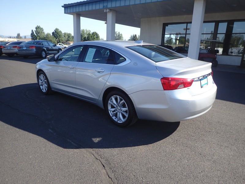 Used 2017 Chevrolet Impala LT w/ Convenience Package image 3