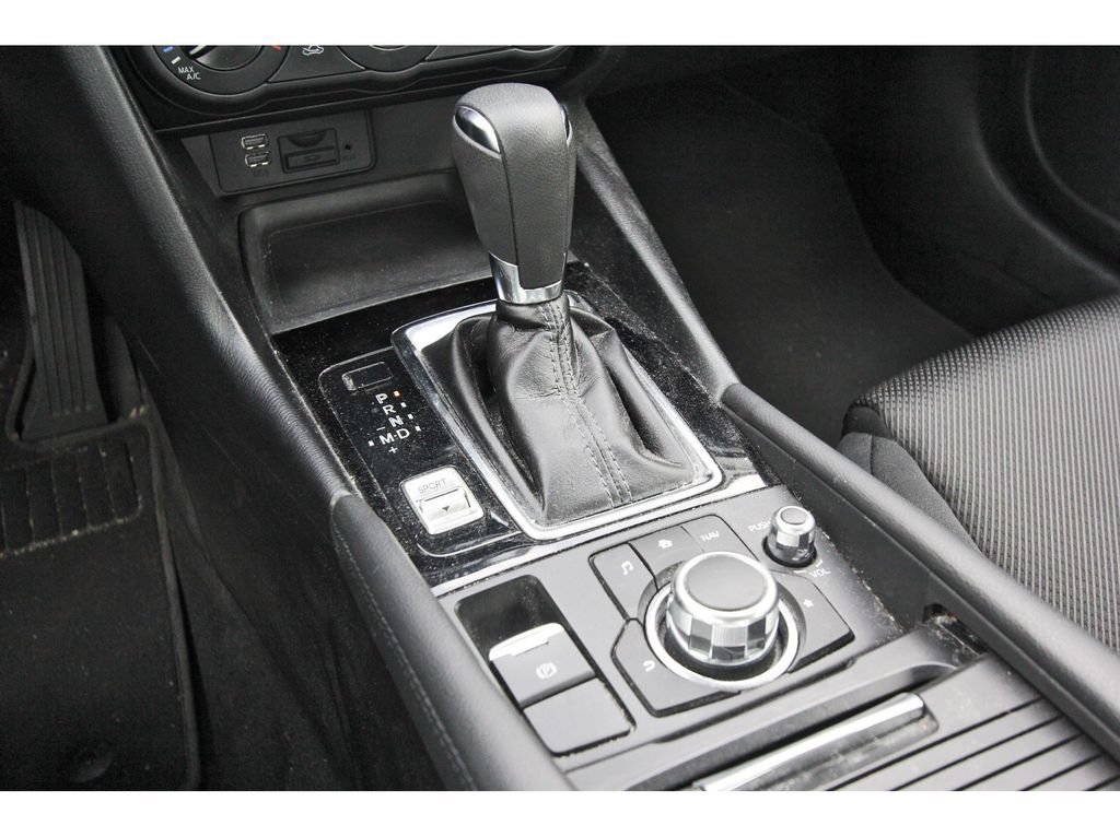 Used 2018 MAZDA MAZDA3 Sport FWD image 28