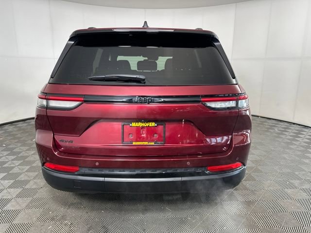 Used 2023 Jeep Grand Cherokee Altitude image 4