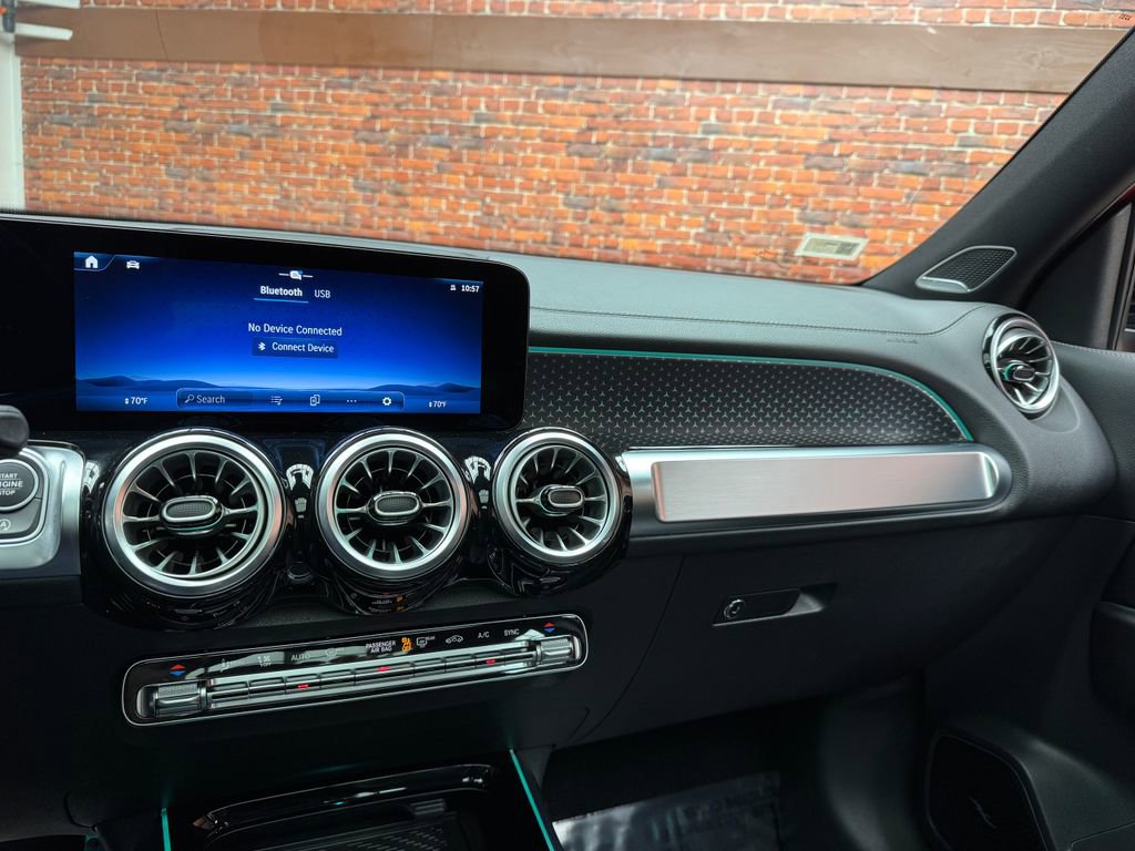 Used 2026 Mercedes-Benz GLB 35 AMG 4MATIC image 19