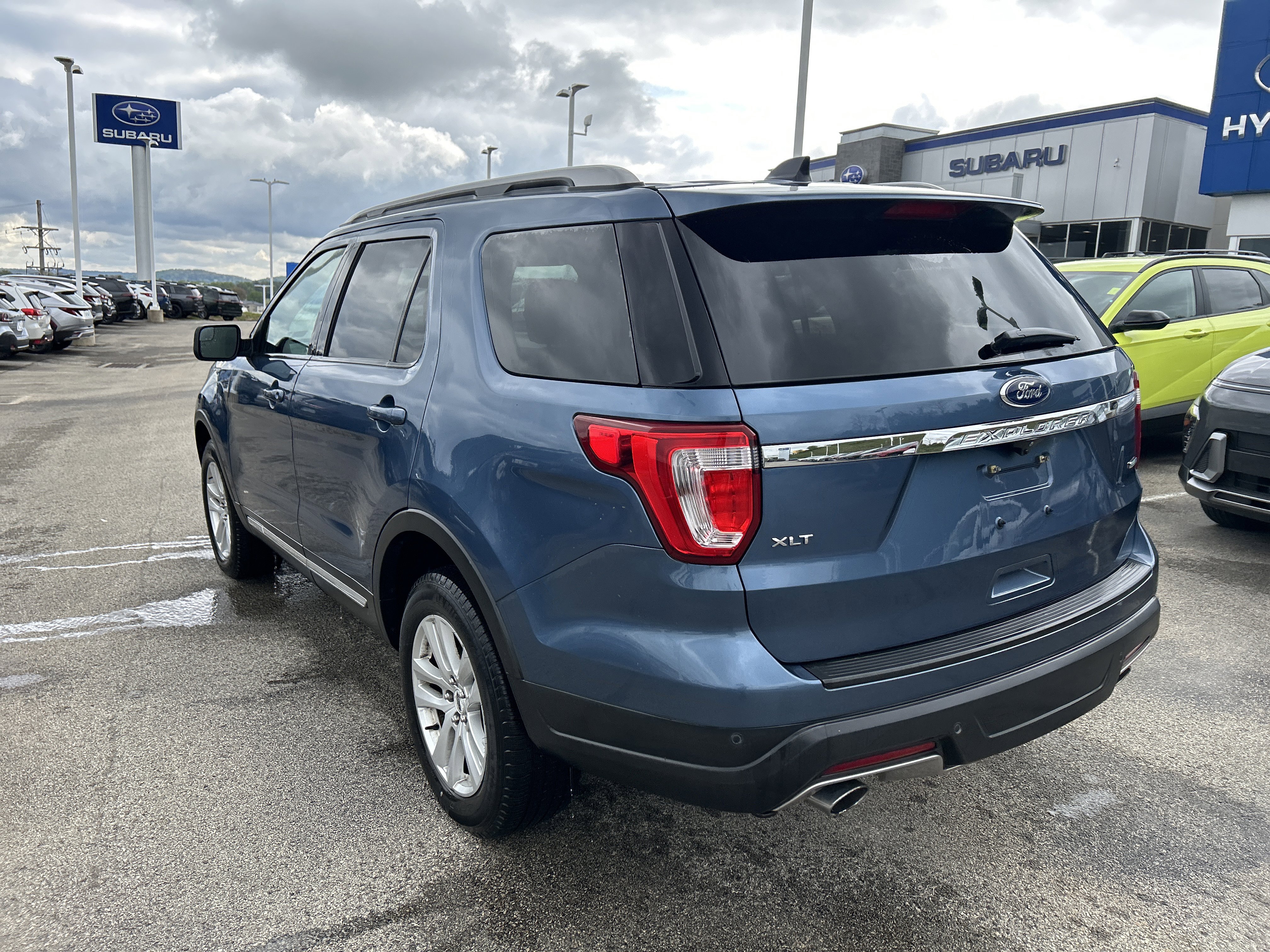 Used 2018 Ford Explorer XLT AWD/4WD image 12