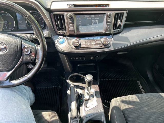 Used 2018 Toyota RAV4 XLE w/ Convenience Package AWD/4WD image 18