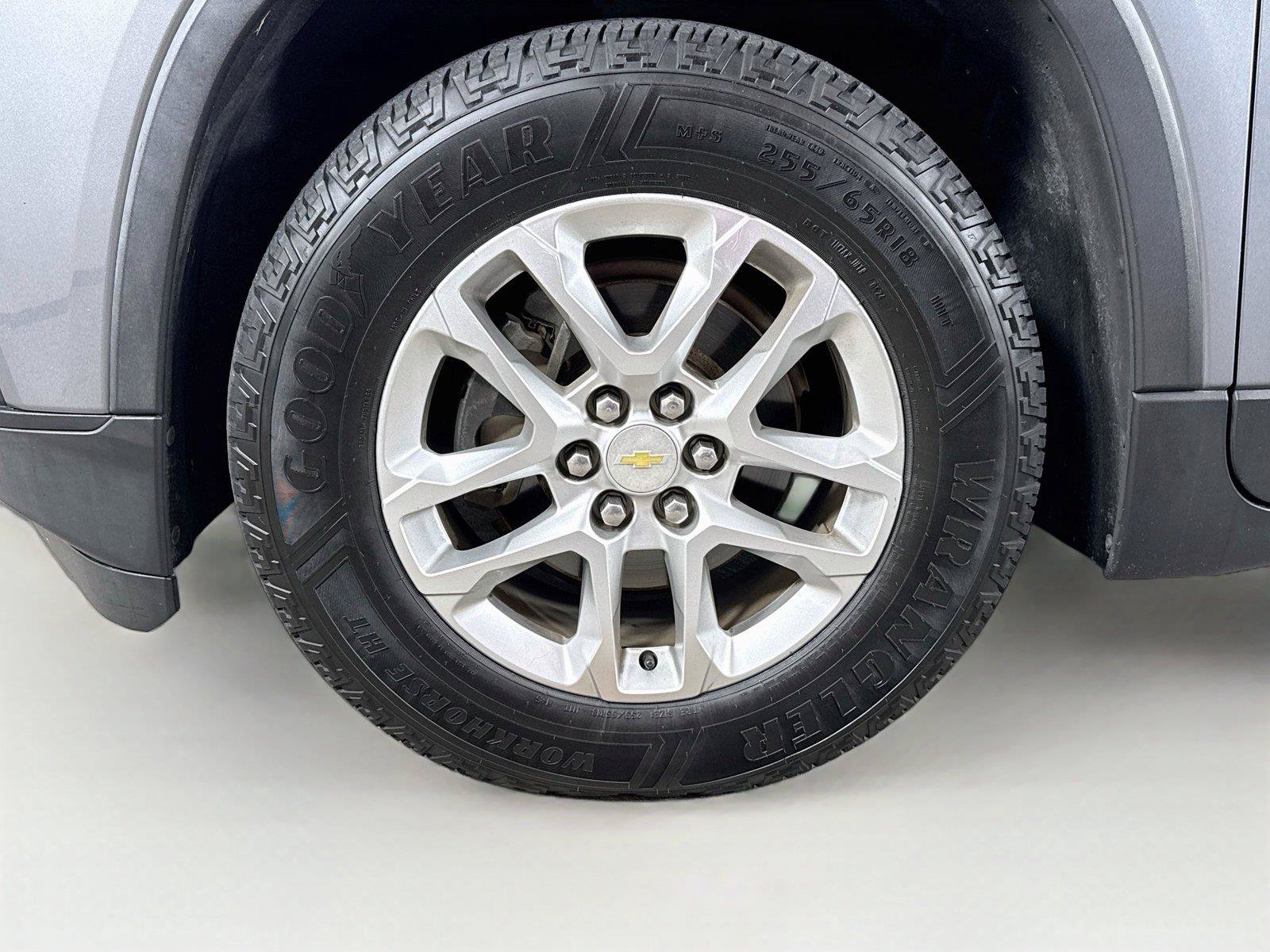 Used 2018 Chevrolet Traverse LS FWD image 16