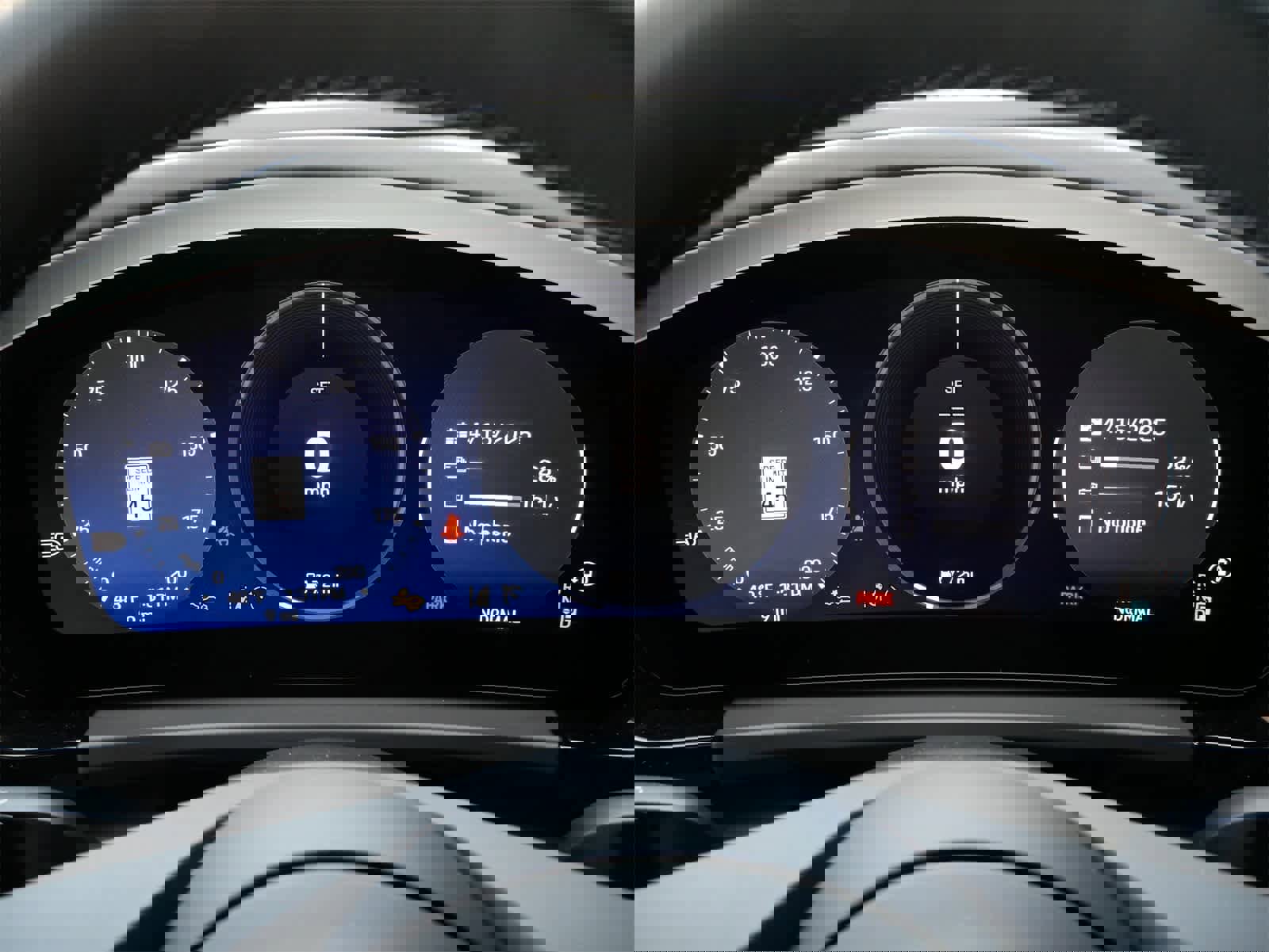 New 2025 Porsche Macan 4S Electric image 13