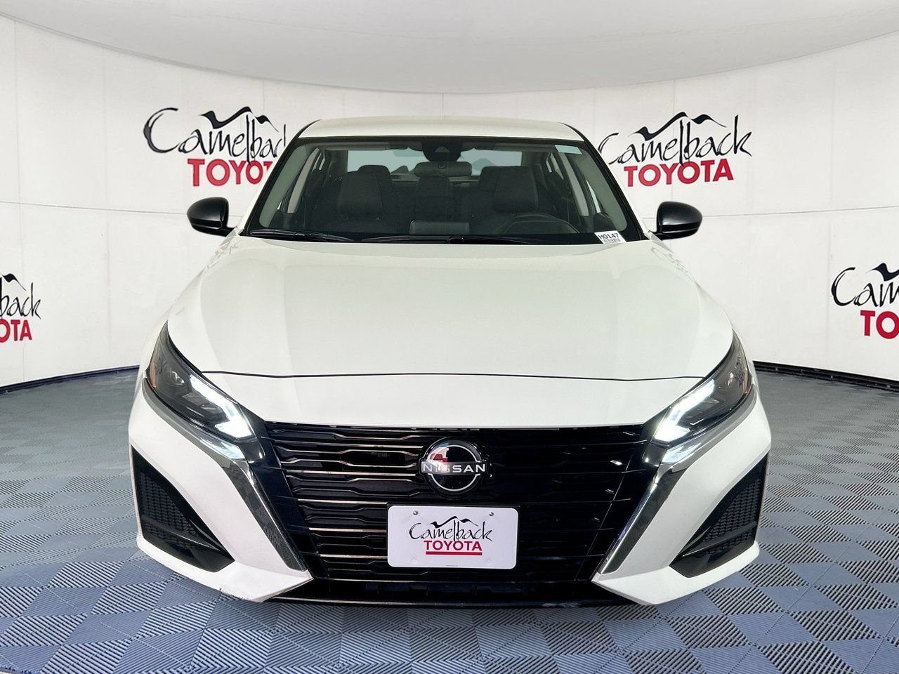 Used 2025 Nissan Altima 2.5 SV FWD image 3