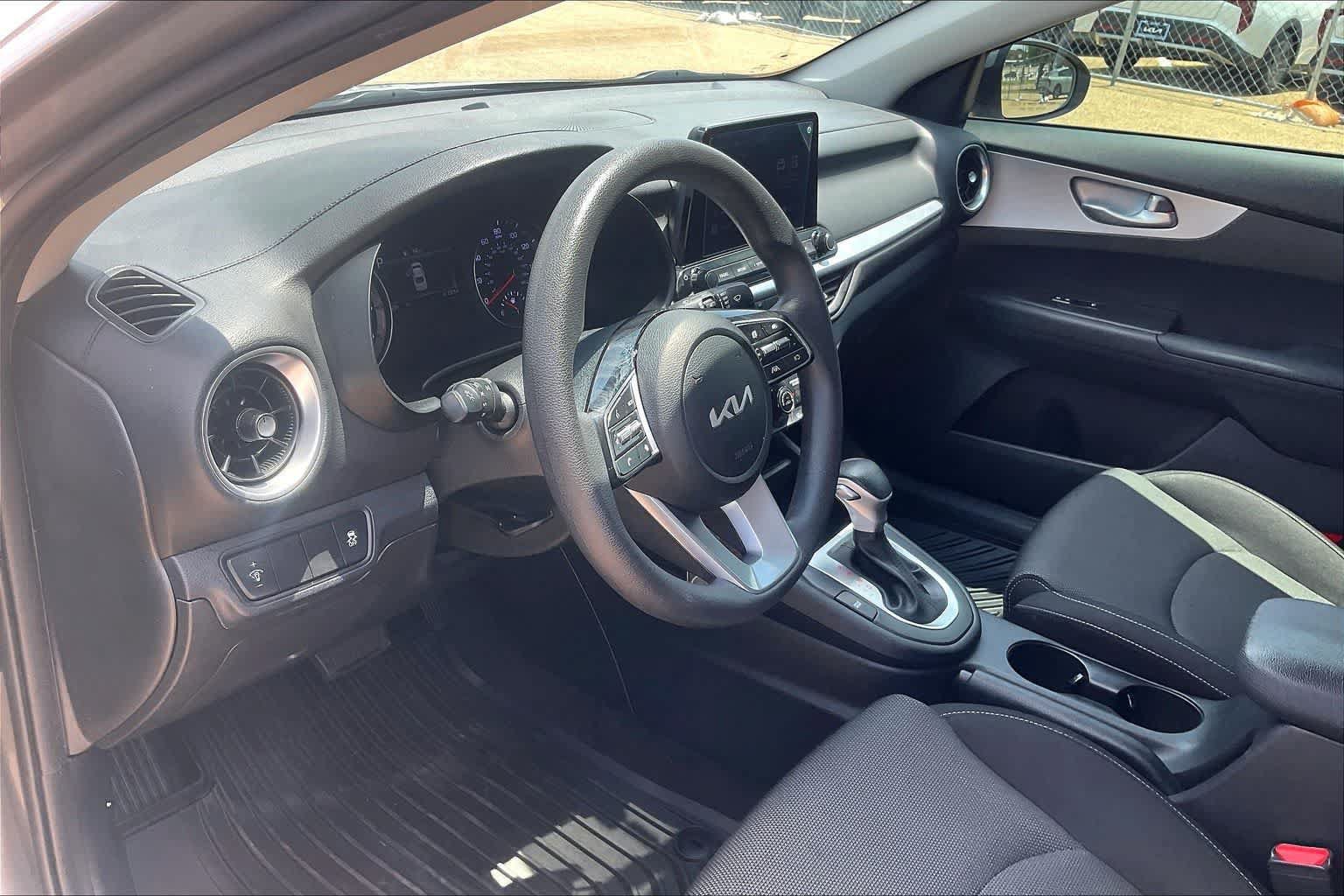 Certified 2022 Kia Forte LXS FWD image 2