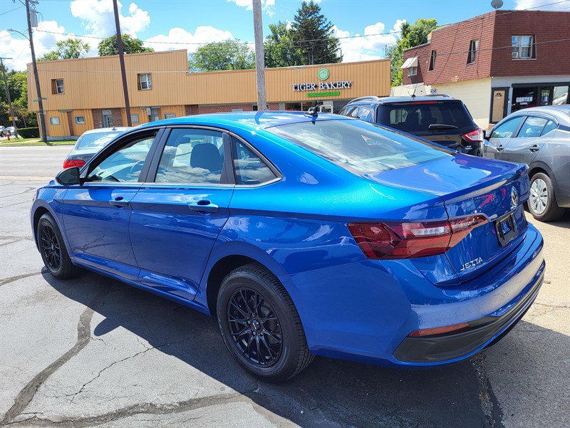 Used 2024 Volkswagen Jetta S image 4