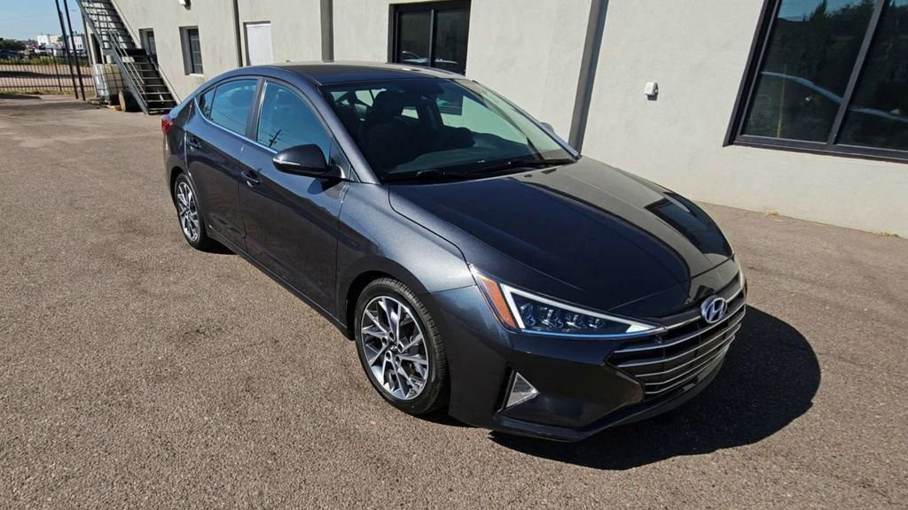 Used 2020 Hyundai Elantra Limited w/ Cargo Package (C1) image 2