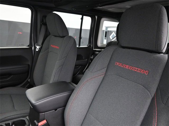 Used 2024 Jeep Wrangler Unlimited Rubicon w/ Technology Group image 18