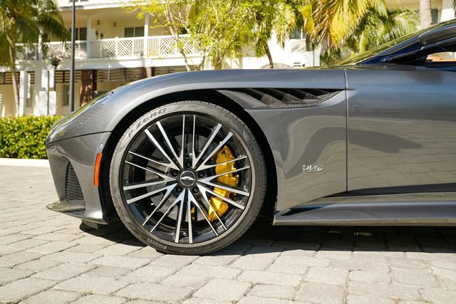 Used 2023 Aston Martin DBS Volante image 13