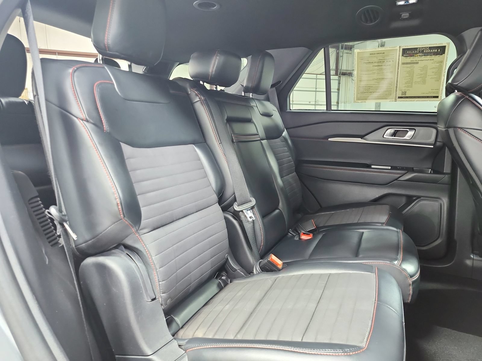 Used 2025 Ford Explorer ST-Line w/ ST-Line Street Pack AWD/4WD image 40