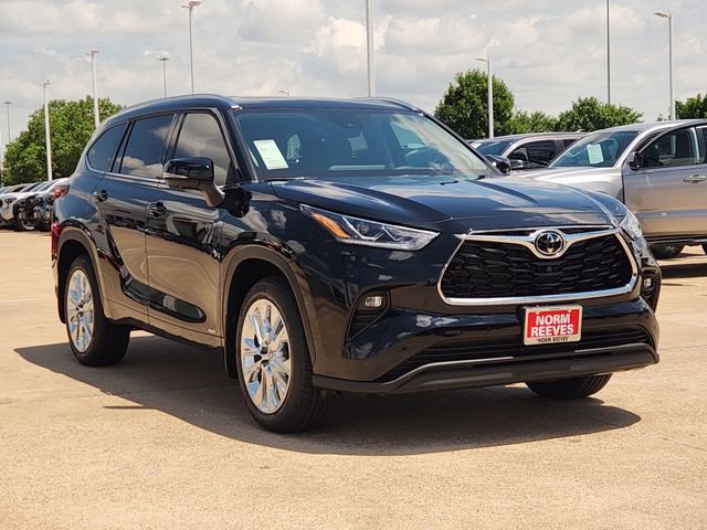 New 2026 Toyota Highlander Limited AWD/4WD image 2