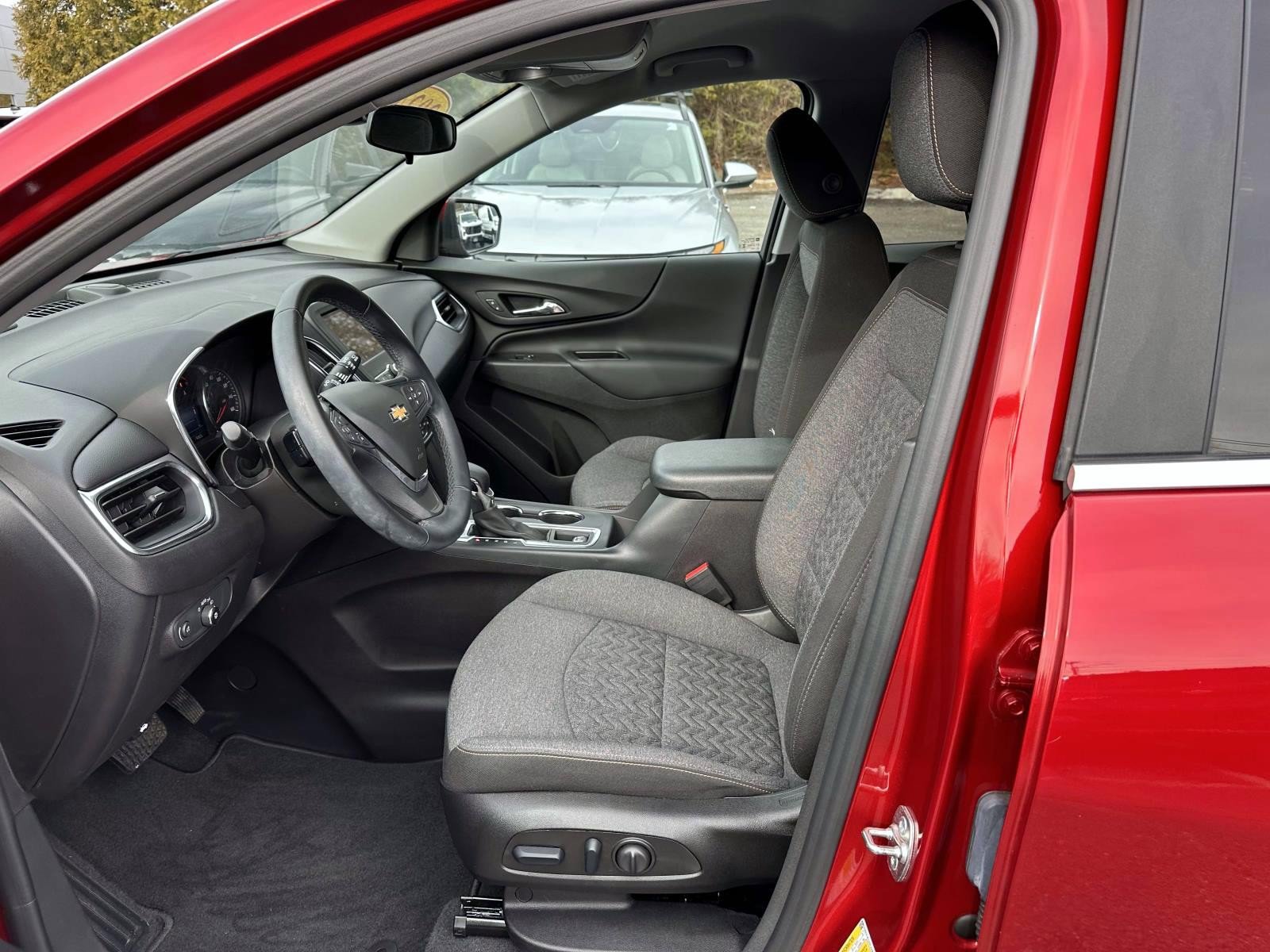 Used 2024 Chevrolet Equinox LT AWD/4WD image 11