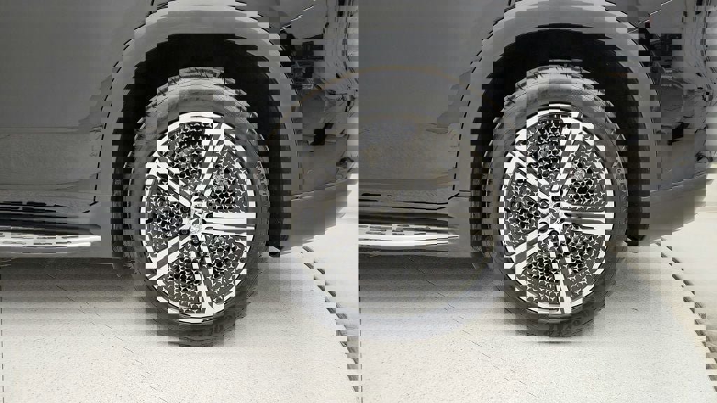 Used 2023 Mercedes-Benz EQS 450+ 4MATIC SUV image 9