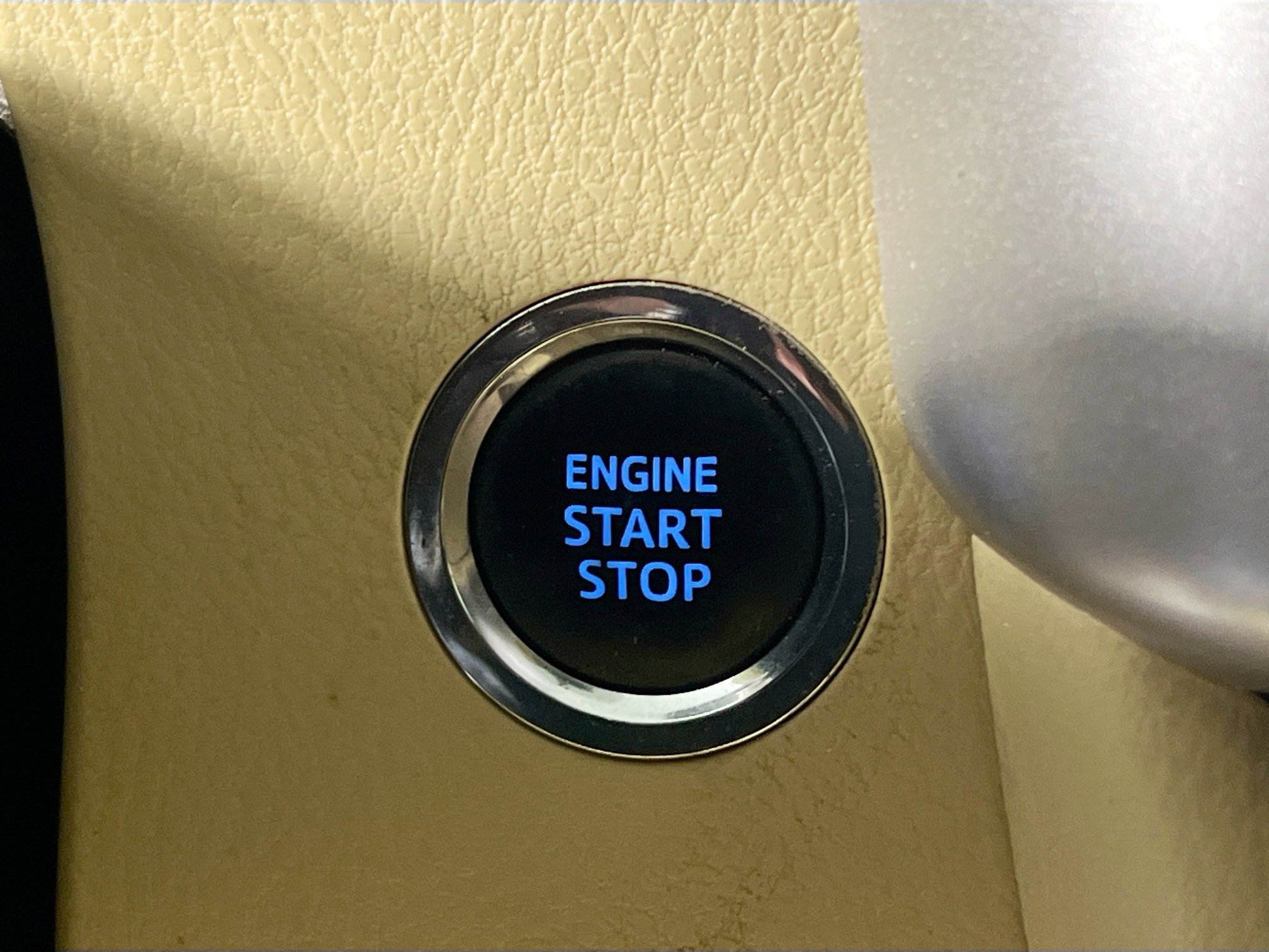 Used 2014 Toyota Highlander Limited image 24