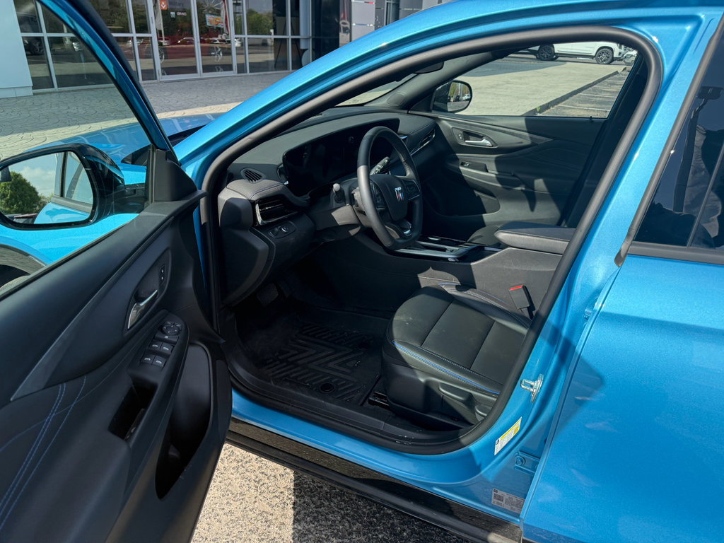 Used 2025 Buick Envista Sport Touring image 5