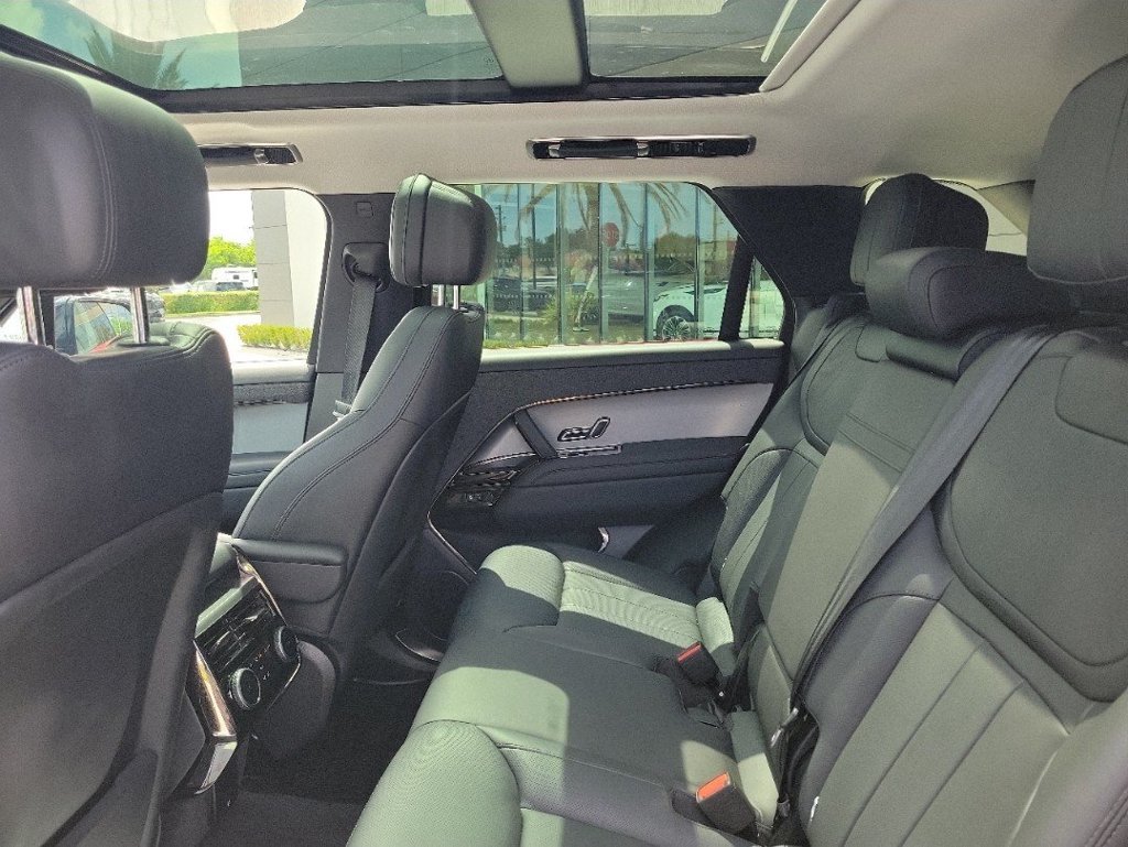Certified 2024 Land Rover Range Rover Sport SE AWD/4WD image 17