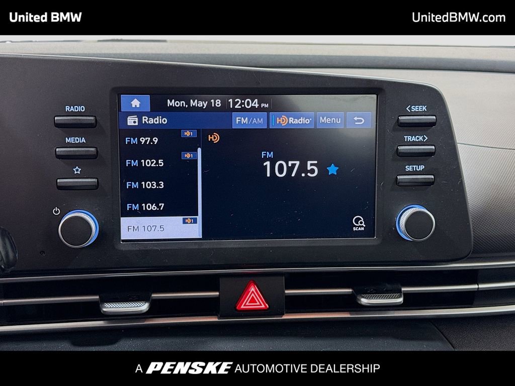 Used 2022 Hyundai Elantra SE FWD image 8