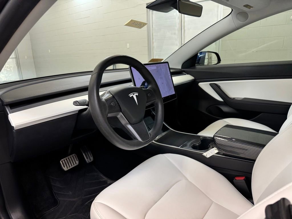 Used 2020 Tesla Model 3 Standard Range Plus image 13