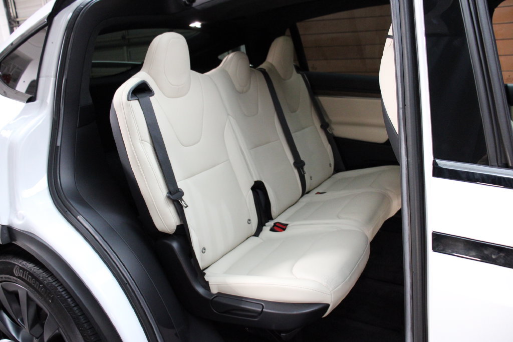 Used 2023 Tesla Model X AWD/4WD image 9