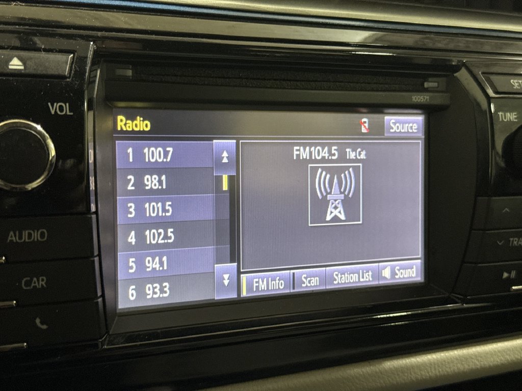 Used 2016 Toyota Corolla LE FWD image 14