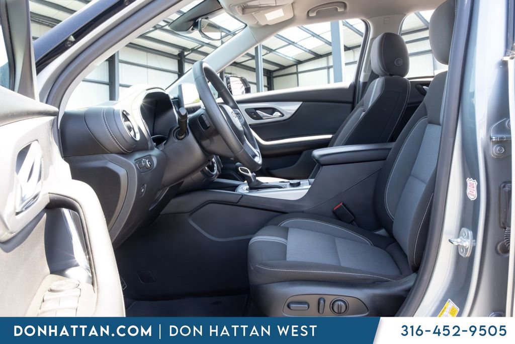 Used 2025 Chevrolet Blazer LT AWD/4WD image 3