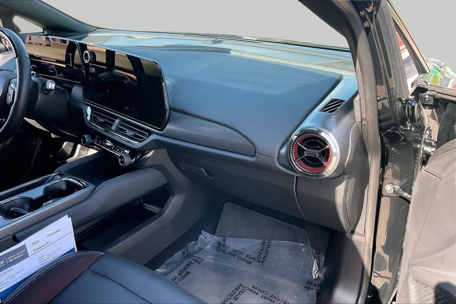 Used 2024 Chevrolet Equinox EV RS FWD image 17
