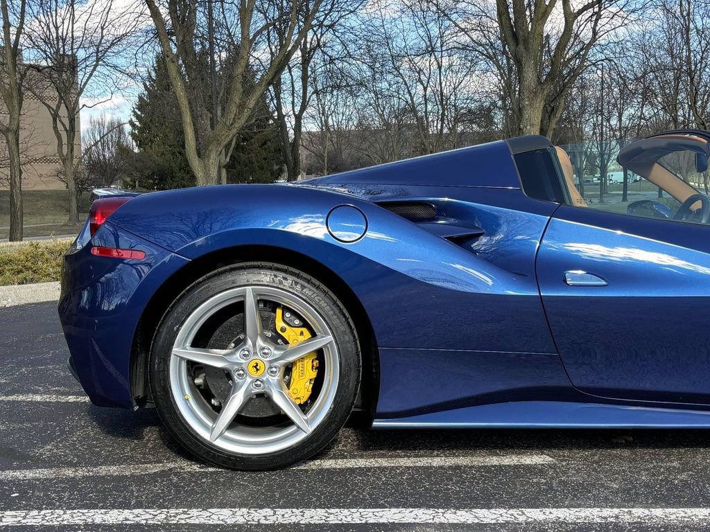 Used 2017 Ferrari 488 Spider image 9