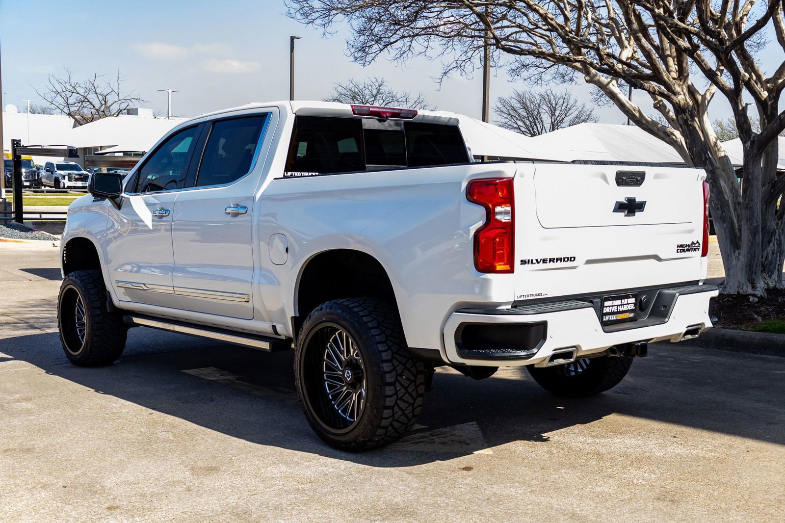 Used 2024 Chevrolet Silverado 1500 High Country w/ Technology Package AWD/4WD image 6