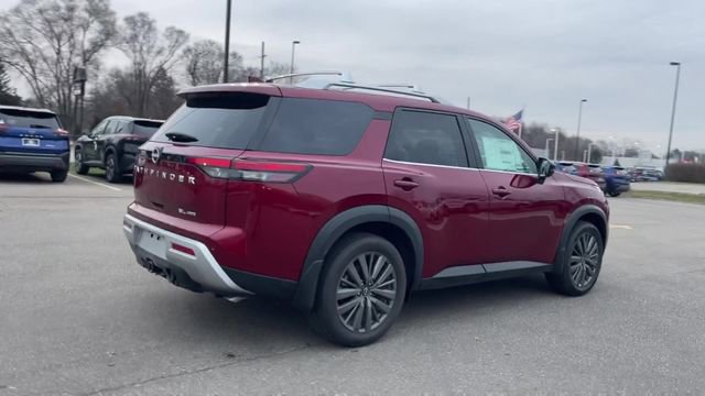 Used 2023 Nissan Pathfinder SL w/ SL Premium Package AWD/4WD image 8