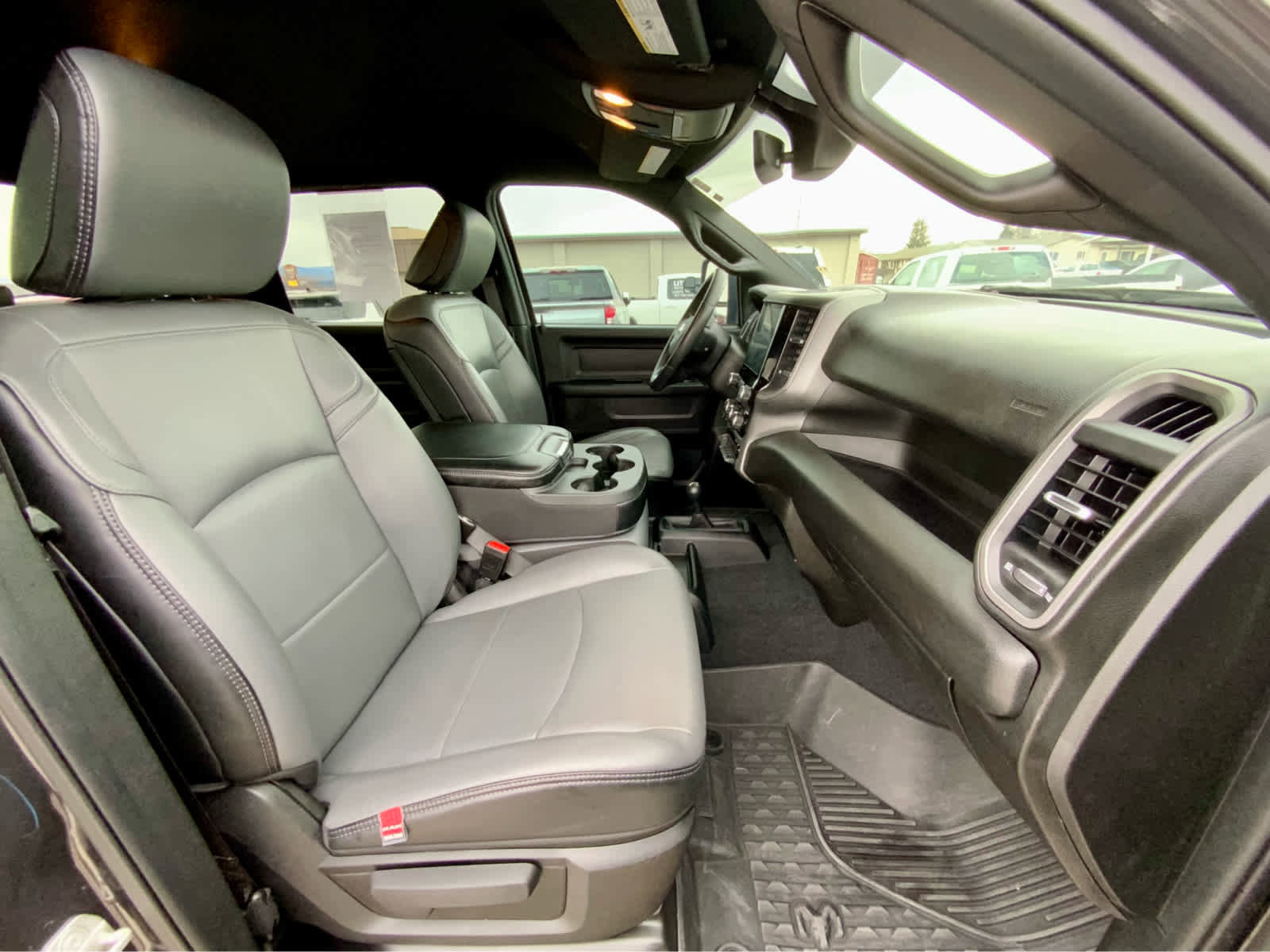 Used 2024 RAM 2500 Tradesman w/ Chrome Appearance Group image 23