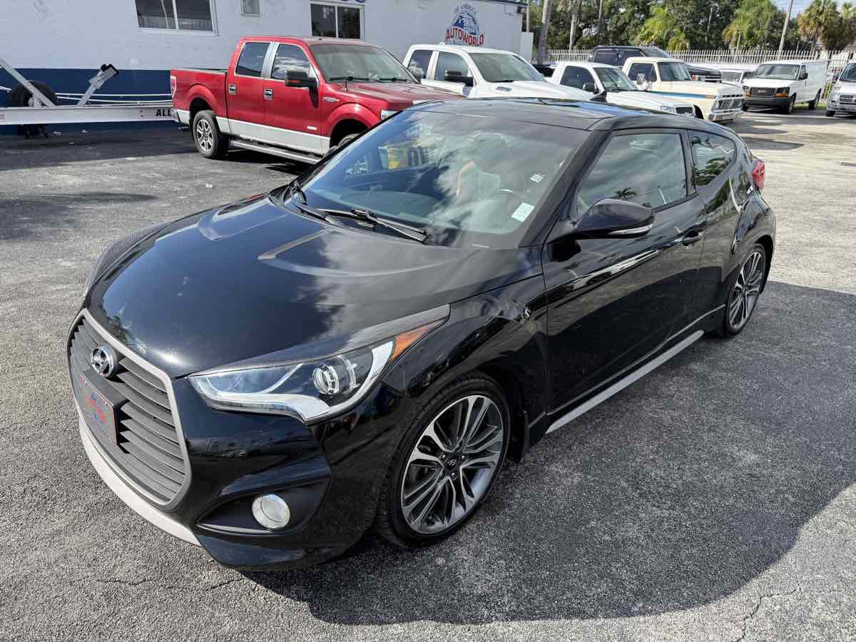 Used 2016 Hyundai Veloster Turbo w/ Option Group 04 FWD image 4