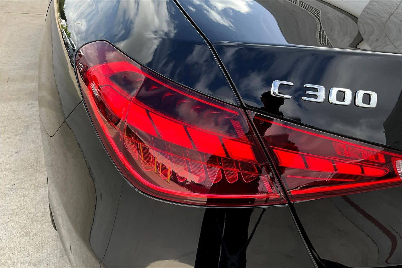 Used 2025 Mercedes-Benz C 300 Sedan image 26