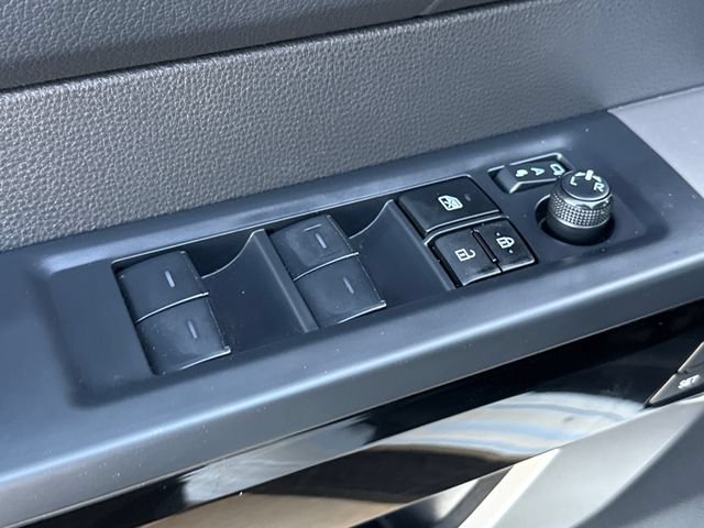 Used 2024 Toyota Tundra Limited AWD/4WD image 21