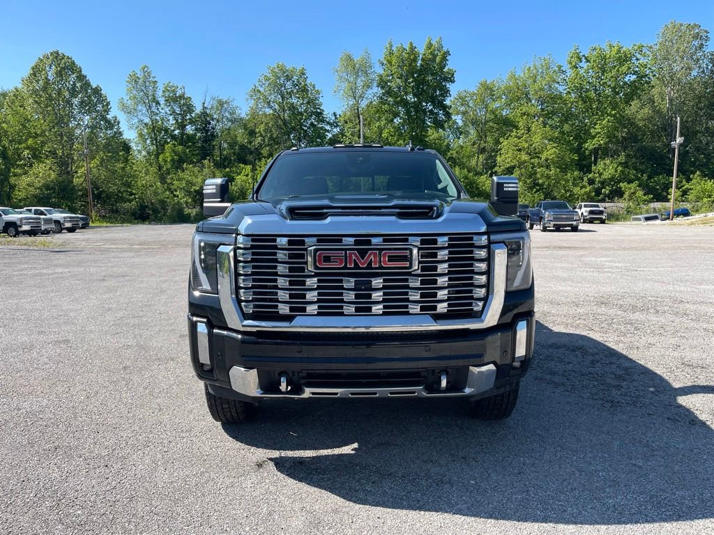 Used 2024 GMC Sierra 2500 Denali w/ Denali Reserve Package AWD/4WD image 2
