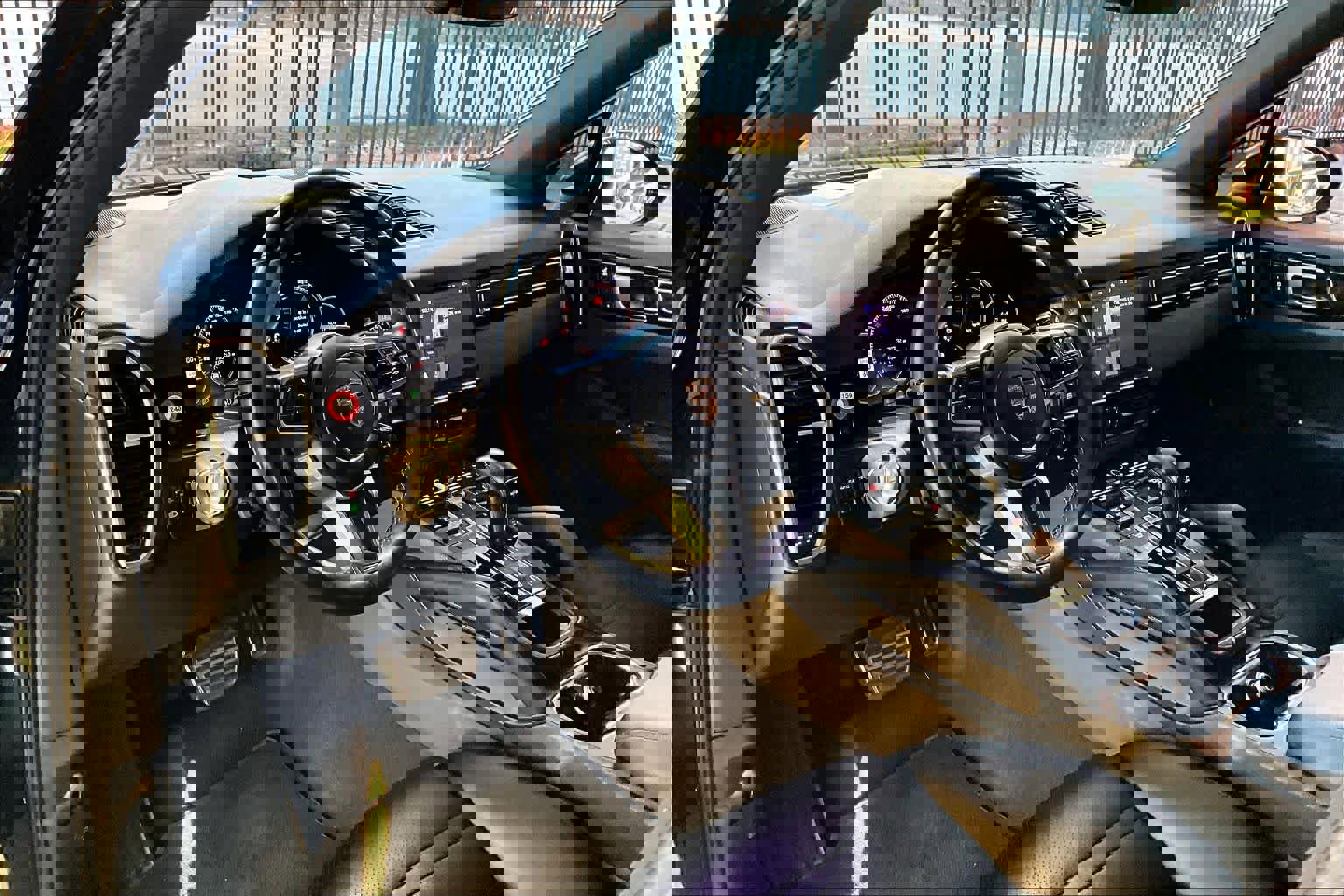 Used 2020 Porsche Cayenne S image 17