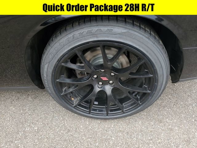 Used 2018 Dodge Challenger R/T w/ Blacktop Package image 7