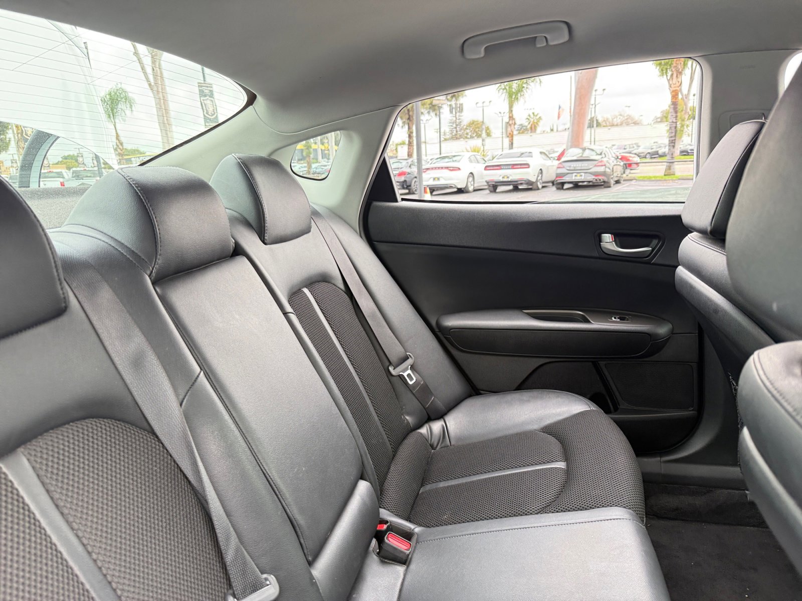 Used 2019 Kia Optima S image 18