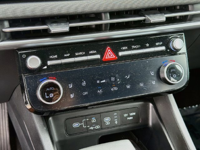 Certified 2026 Hyundai Santa Cruz Limited AWD/4WD image 17