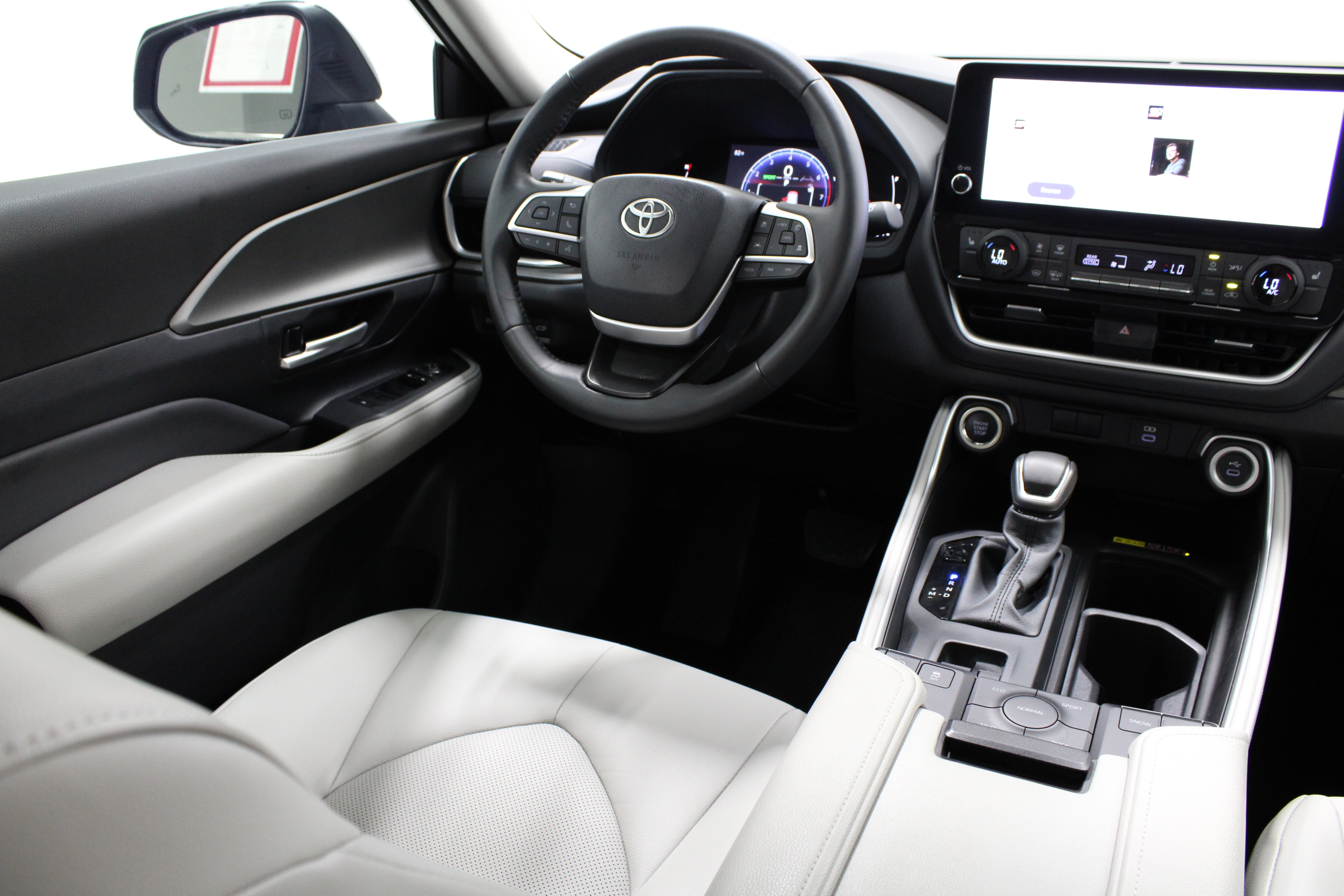 Used 2026 Toyota Grand Highlander AWD image 32