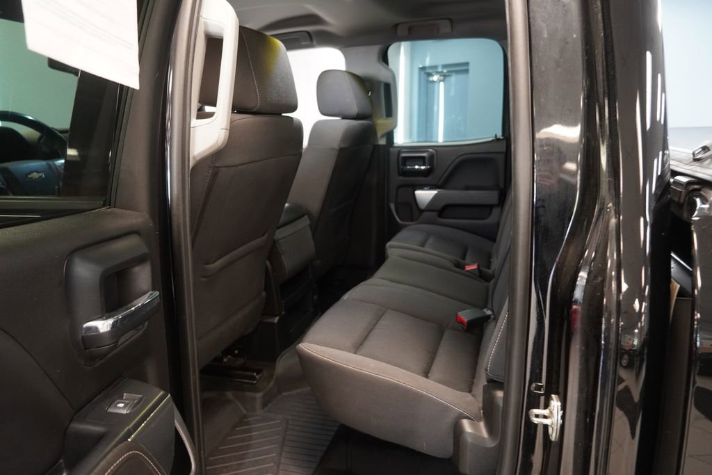 Used 2018 Chevrolet Silverado 1500 LT w/ LPO, Black Pack AWD/4WD image 18