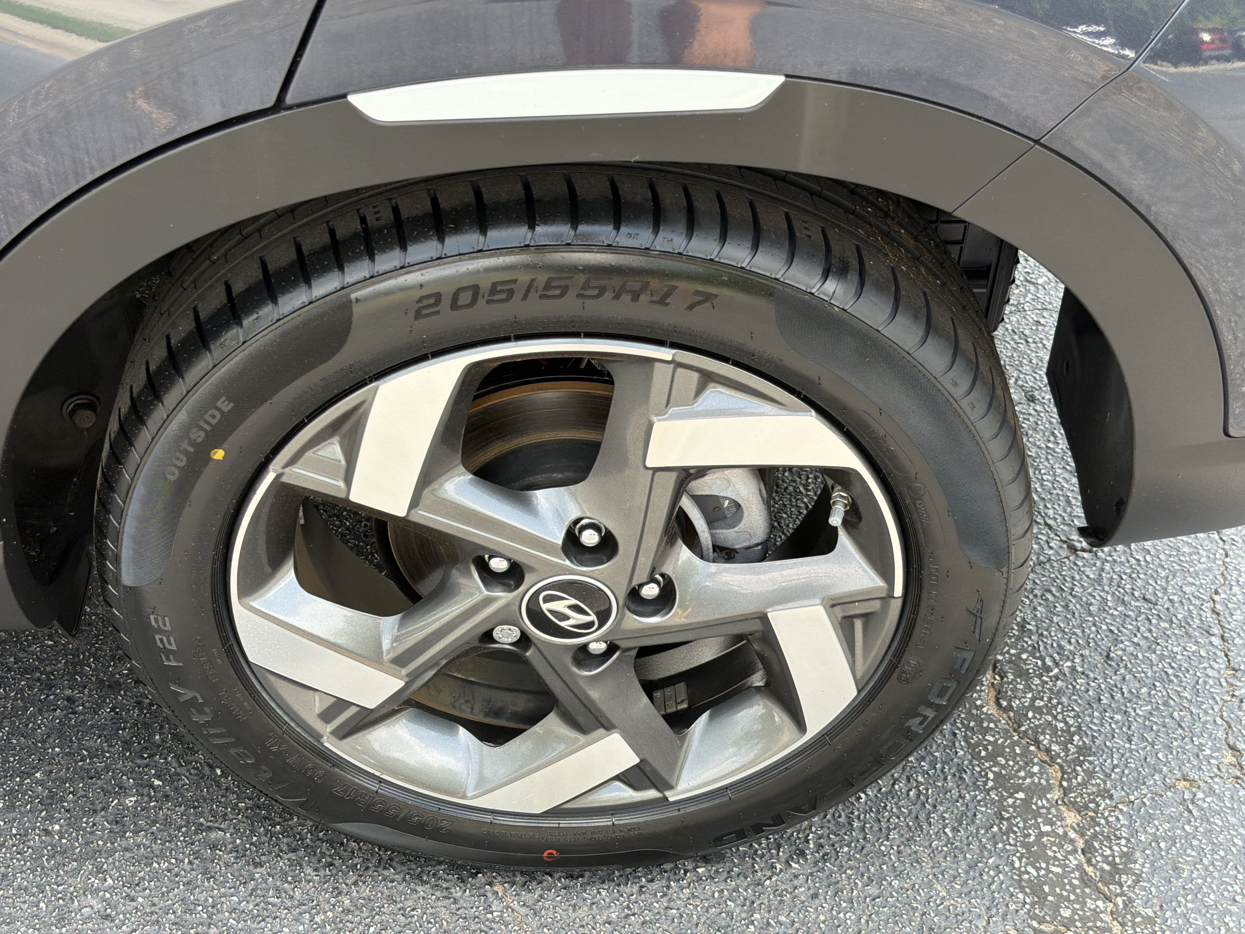 Used 2023 Hyundai Venue Limited FWD image 19