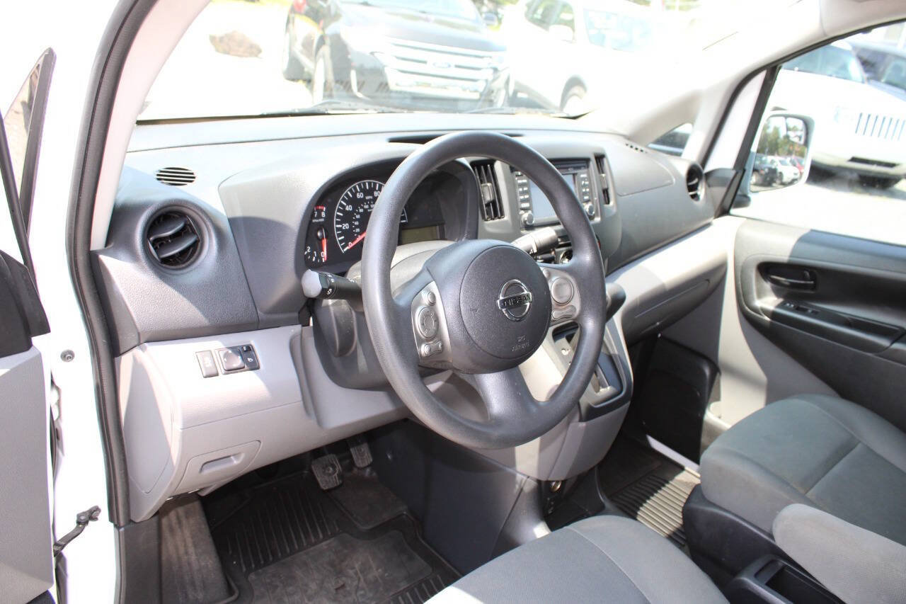 Used 2017 Nissan NV200 SV w/ Technology Package FWD image 13