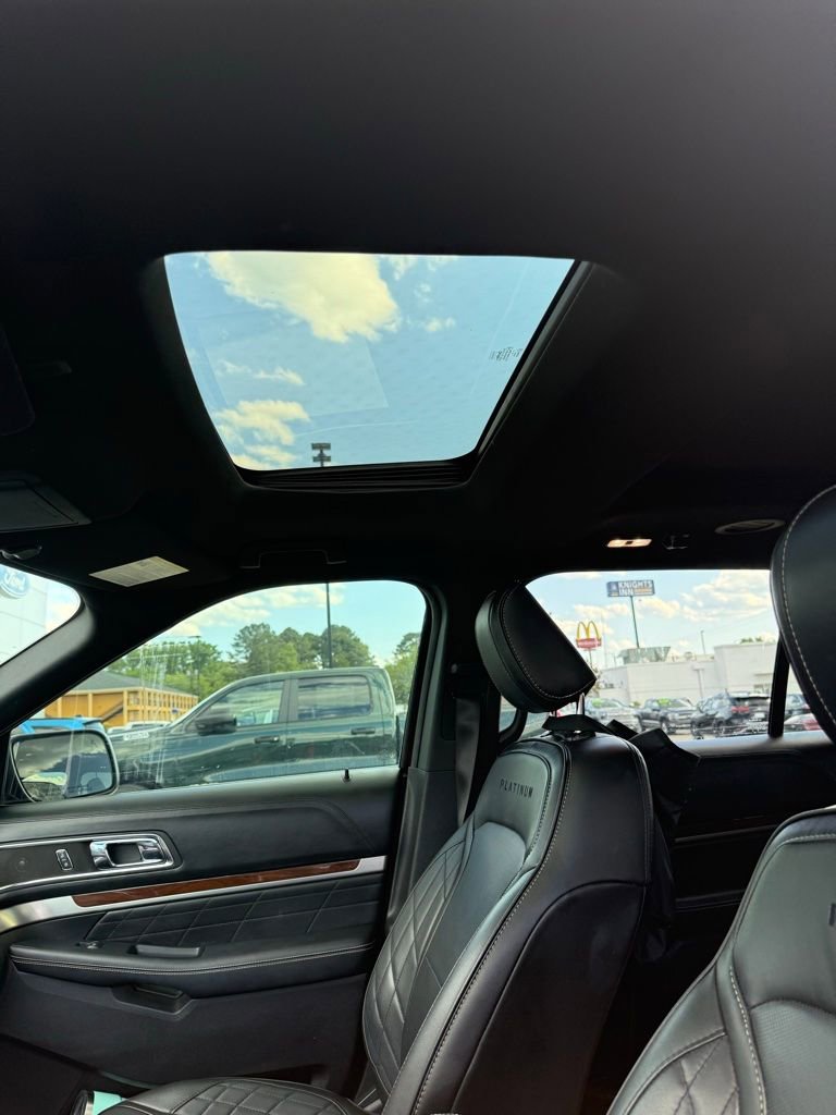 Used 2018 Ford Explorer Platinum AWD/4WD image 13
