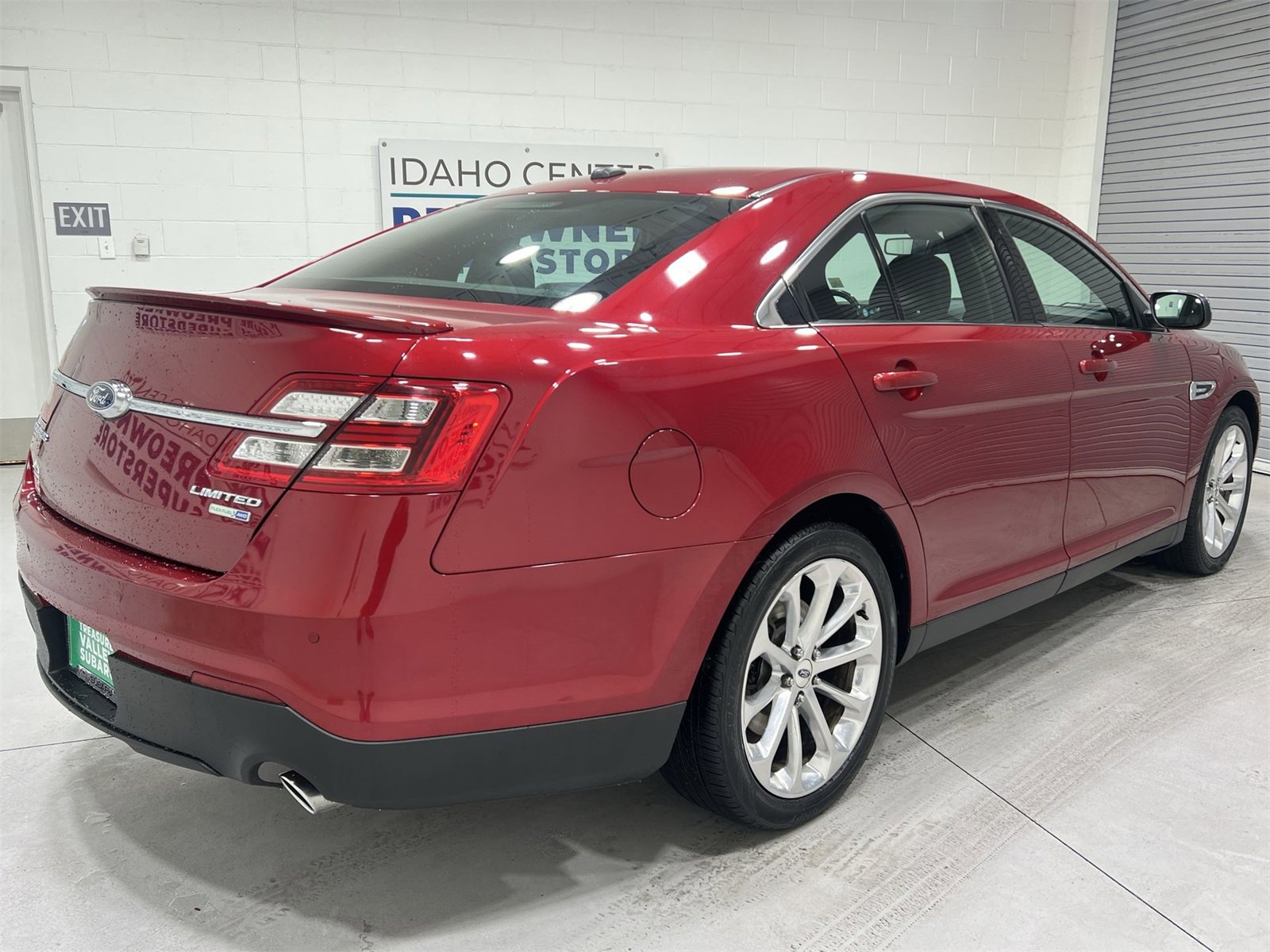 Used 2018 Ford Taurus Limited image 8