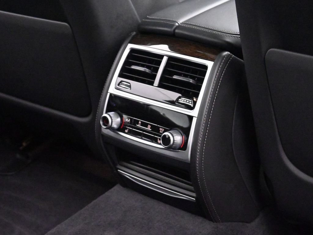 Used 2020 BMW 750i xDrive w/ M Sport Package AWD/4WD image 19